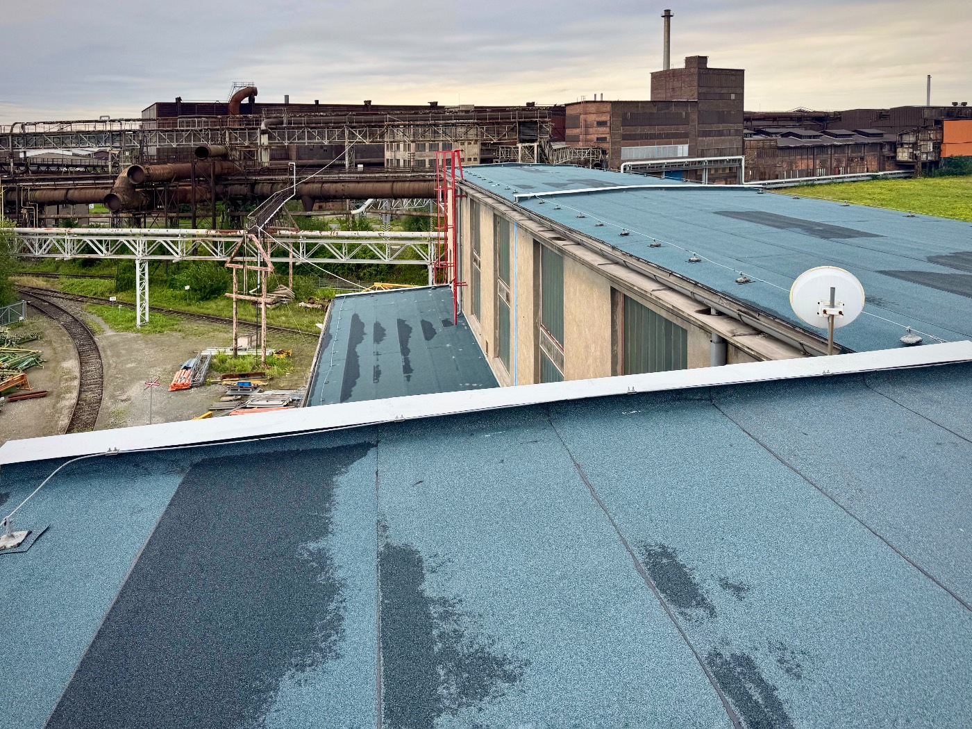 Nová hydroizolace plochých střech objektů rozvoden v průmyslovém areálu Ostrava-Vítkovice